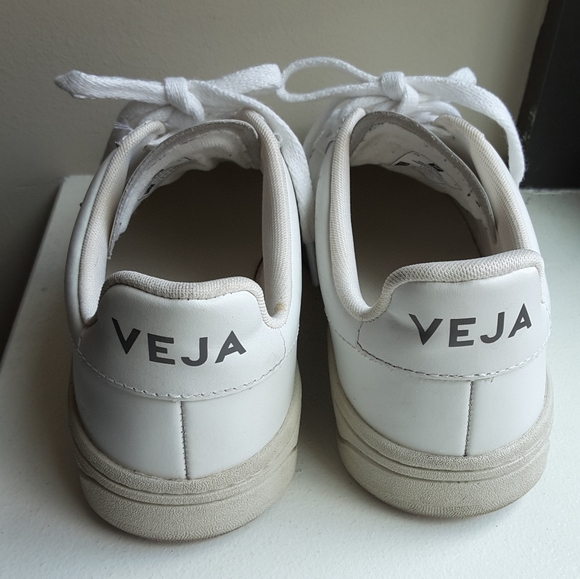 Veja V-12 White Leather Sneakers - Picture 6 of 8